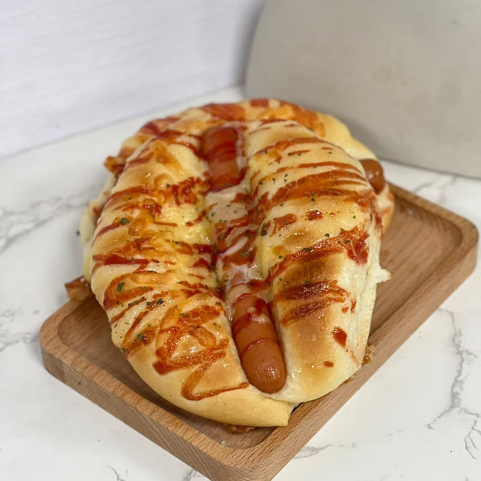 CHINA COURT CHEESE SAUSAGE BUN 90G 芝士肠仔包 (Approx. 2-3 Days Shelf Life. Dispatched Tues-Thurs)