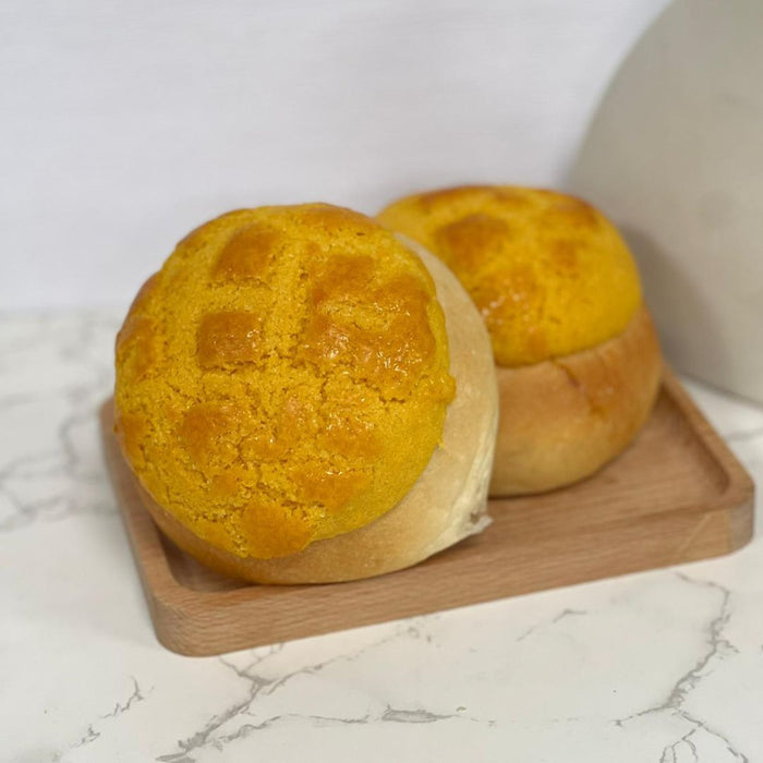 CHINA COURT PINEAPPLE BUN 90G  菠萝包 (Approx. 2-3 Days Shelf Life. Dispatched Tues-Thurs)