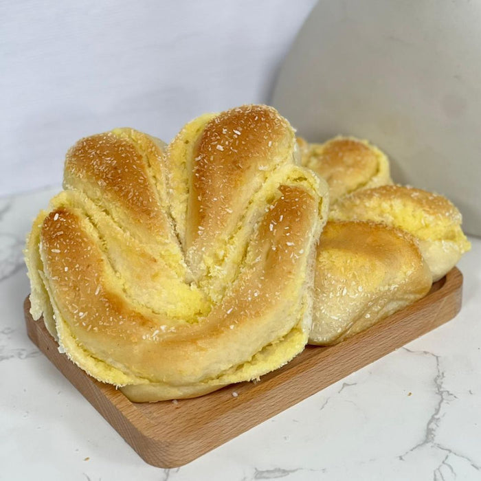 CHINA COURT BUTTERFLY SHAPE COCONUT BUN 85G 蝴蝶椰丝包(Approx. 2-3 Days Shelf Life. Dispatched Tues-Thurs